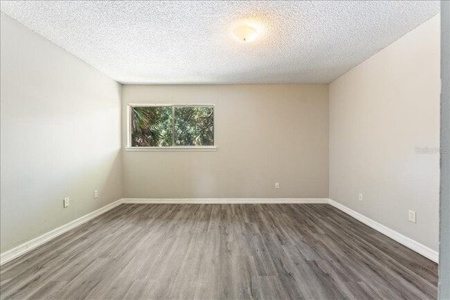 Building Photo - 6345 Newtown Cir