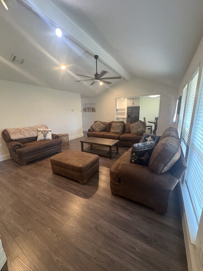 Building Photo - 22419 Deville Dr