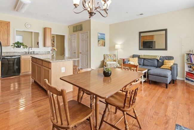 Building Photo - 29 Harbour Heights Dr