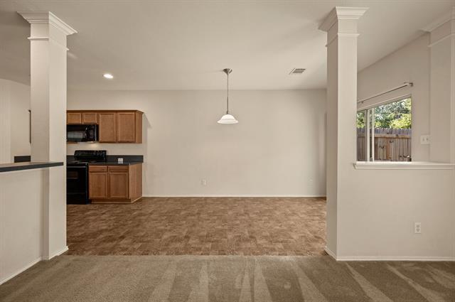 Building Photo - 1415 Ravenwood Dr
