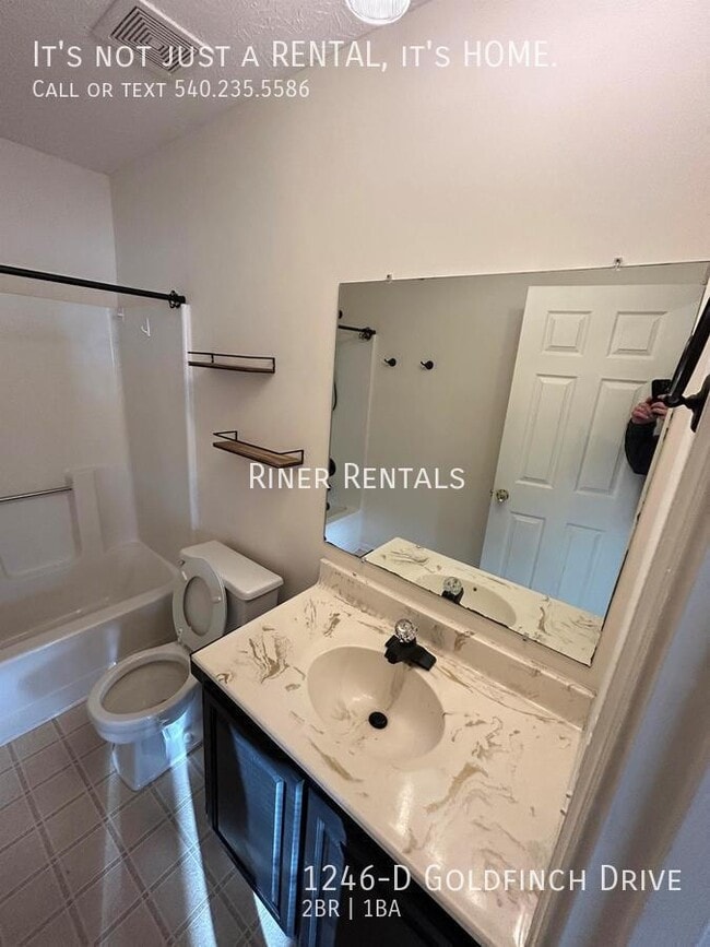 Building Photo - 1246 Goldfinch Dr
