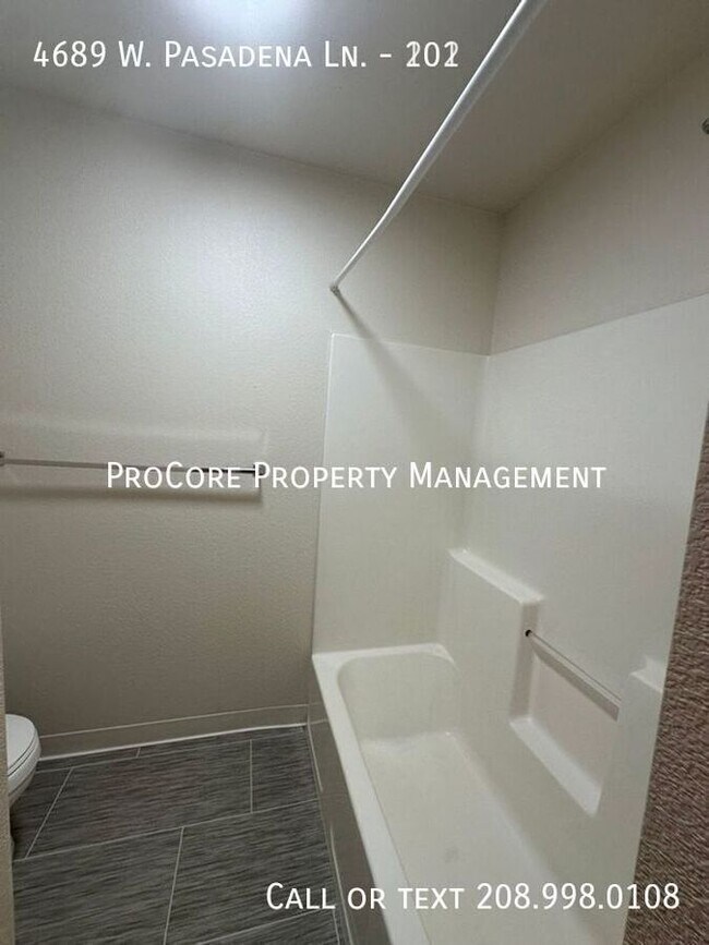 Building Photo - 2 Bedrooms, 2 Baths Ground Floor Unit in D...