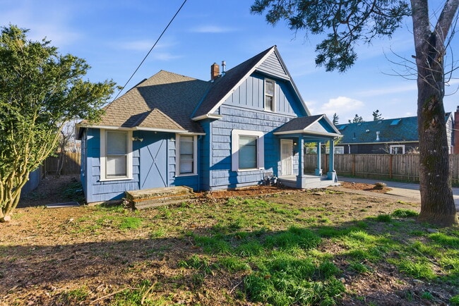 Building Photo - 5020 SE 92nd Ave