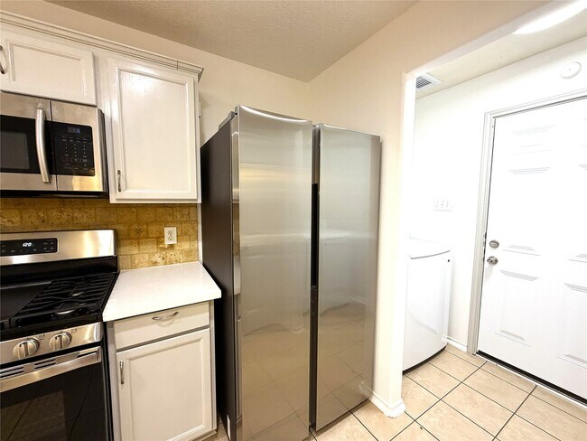 Building Photo - 4719 Cypress Dawn Ln