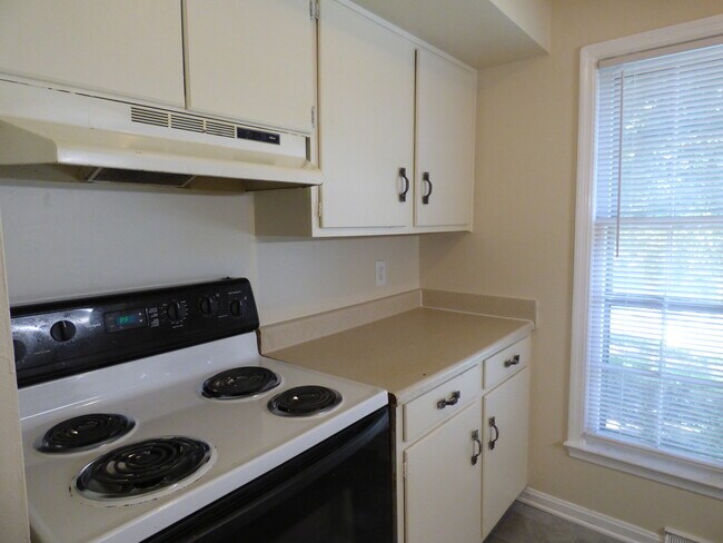 Building Photo - ORR731/733