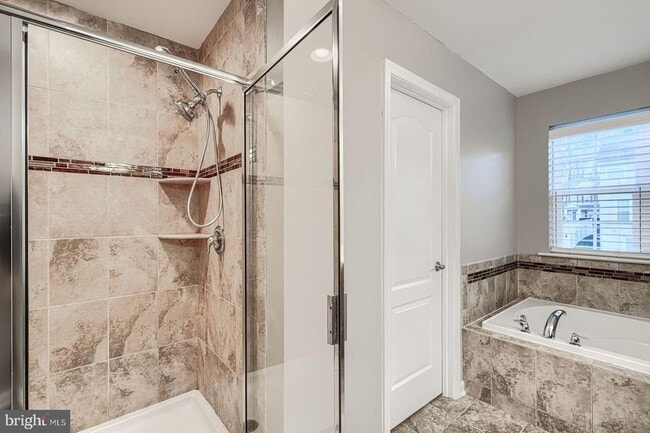 Building Photo - 601 Long Wall Dr