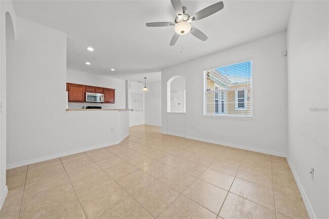 Building Photo - 7112 Five Oaks Dr