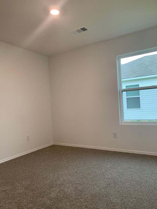 Building Photo - NEW 3 Bedroom home in Valley View School D...