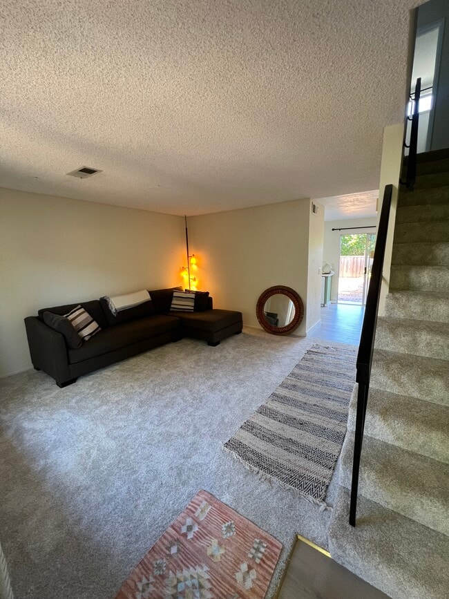 Building Photo - 405 Sailfish Dr