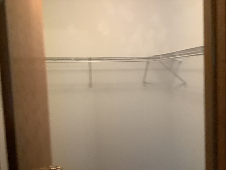 Building Photo - 1057 Kennedy Dr