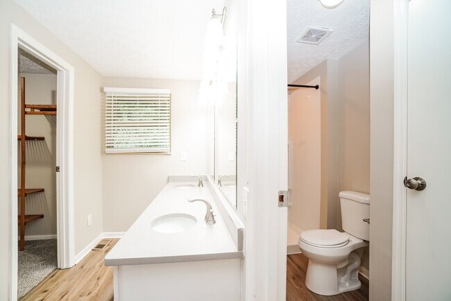 Building Photo - 442 Rambling Brook Dr