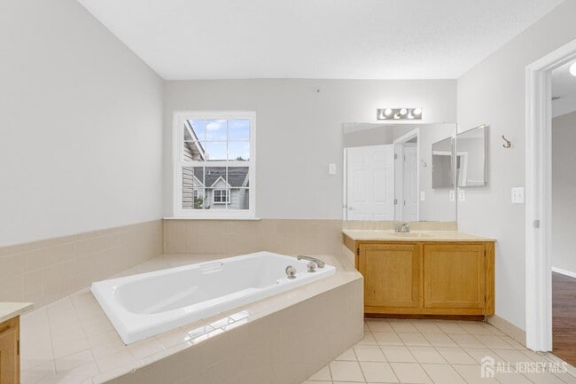 Building Photo - 51 Inverness Dr