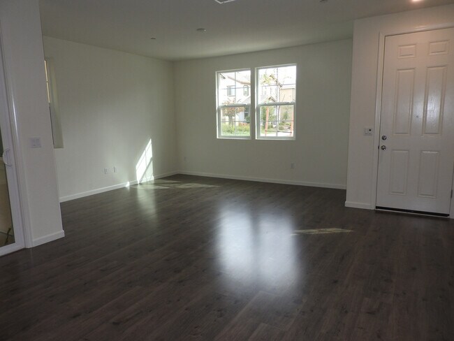 Building Photo - Beautiful Patio Home