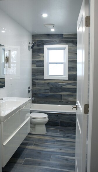 Building Photo - 519 Jackson Ave