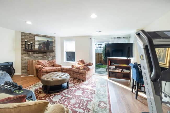 Building Photo - 10238 Arizona Cir