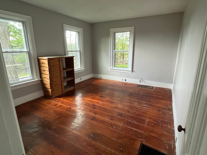 Building Photo - 4750 Syracuse Rd