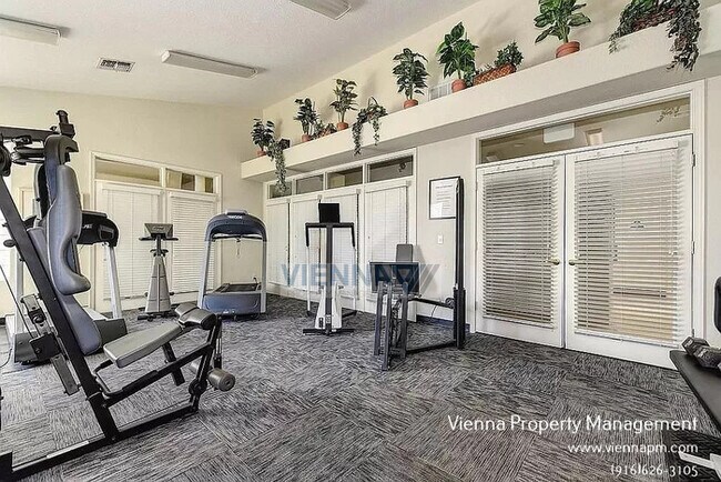 Building Photo - 102 Beachcomber Dr E