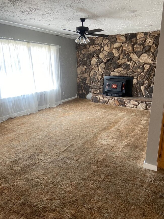 Building Photo - 2 bed 1 bath home in St Anthony