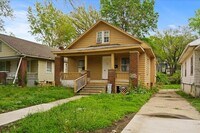 Building Photo - 2 Bed 1 Bath
