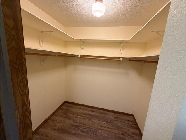 Building Photo - 314 5th St SW