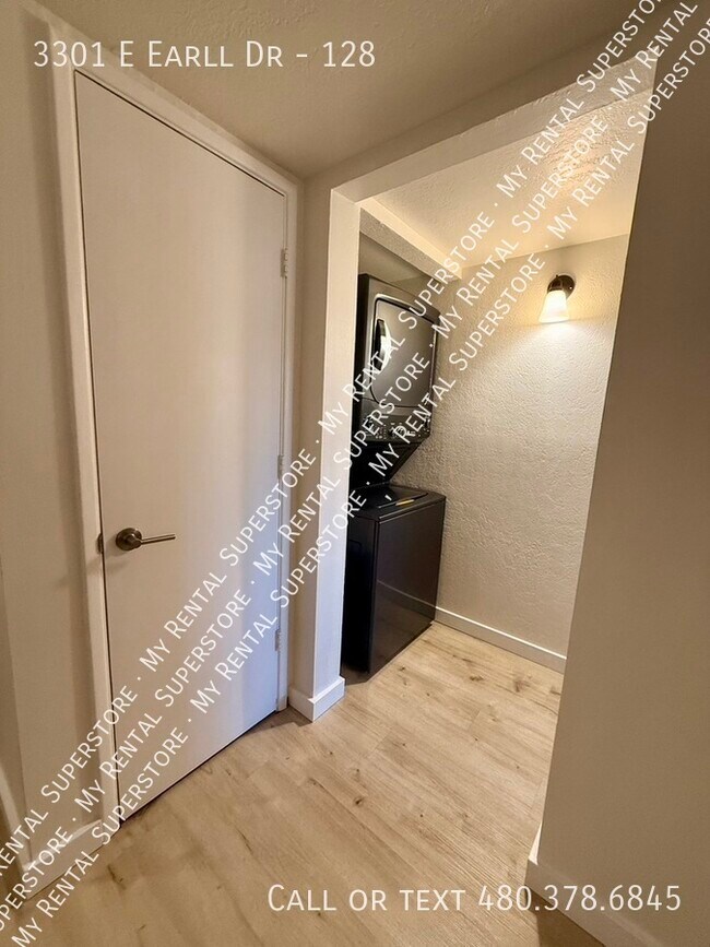 Building Photo - 3301 E Earll Dr