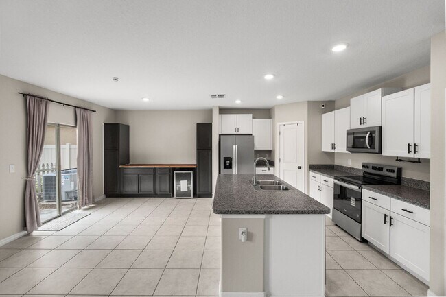 Building Photo - LIKE NEW Home For Rent in Sun City!