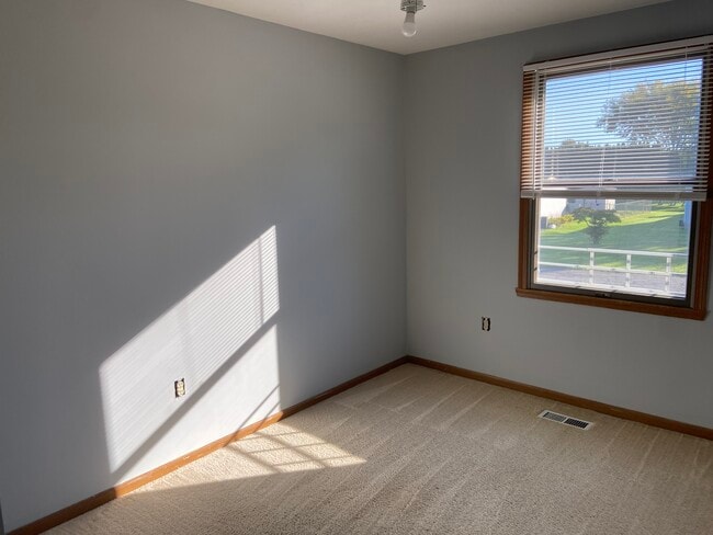 Building Photo - 6261 Wynmoor Dr