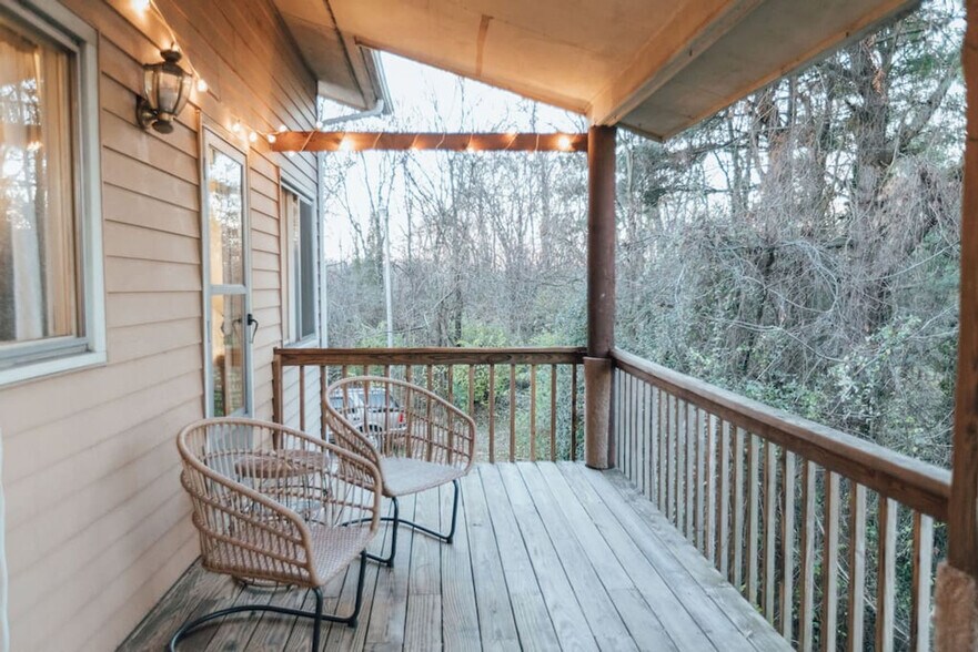 Building Photo - 722 Liberty Bell Blvd