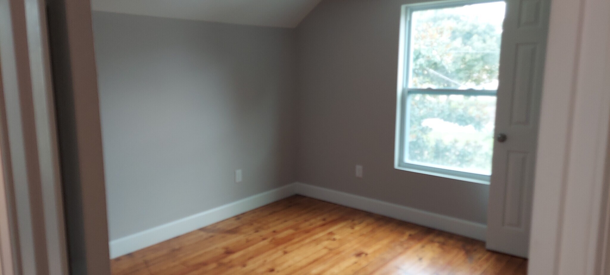 2nd Fl bedroom - 907 Cherry Ln