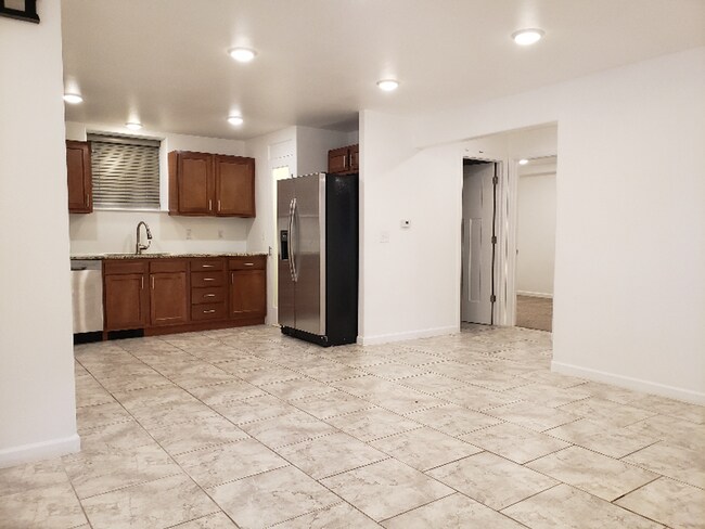 Primary Photo - 1007 W 29th St