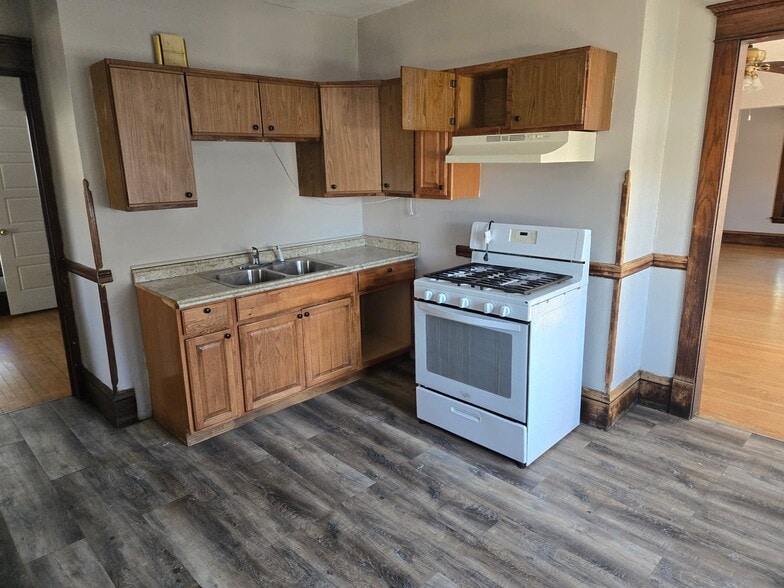 Building Photo - 2937 Fremont Ave N