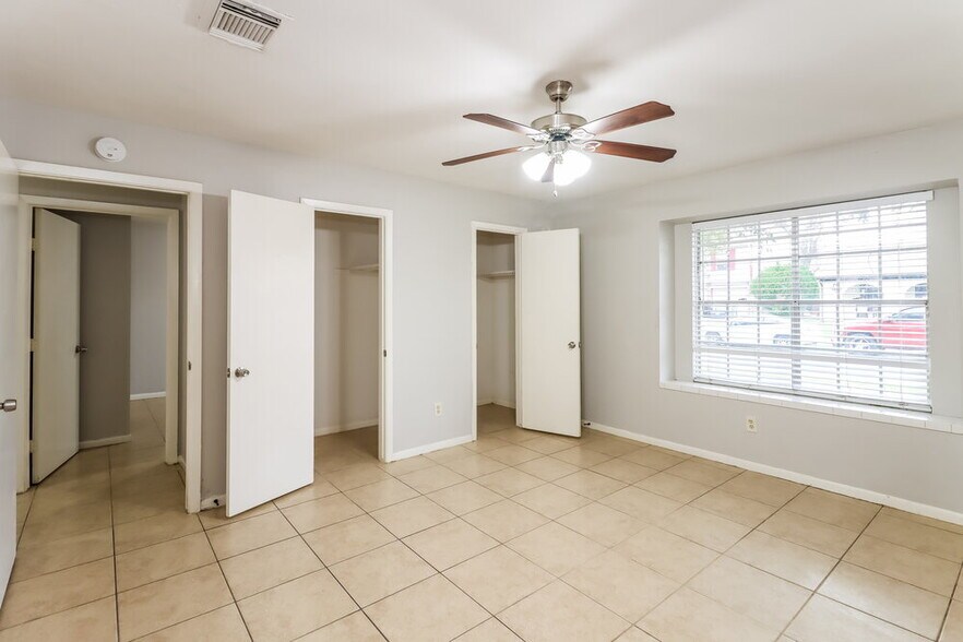 Building Photo - 11330 White Gate Ln