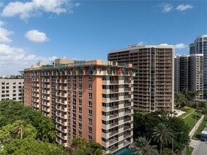 Building Photo - 2951 S Bayshore Dr