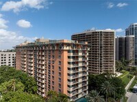 Building Photo - 2951 S Bayshore Dr