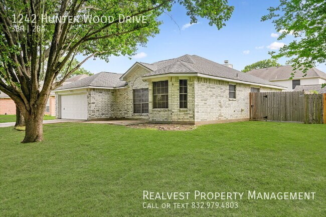 Building Photo - 1242 Hunter Wood Dr