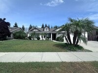 Building Photo - NW Visalia Home Coming Soon!