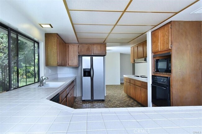 Building Photo - 4061 Falling Leaf Dr