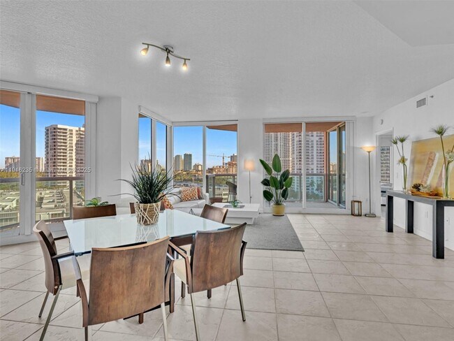 Building Photo - 3370 Hidden Bay Dr