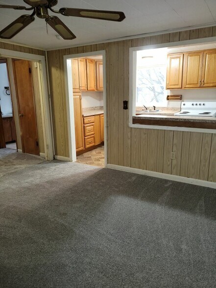 Living room - 5116 Murphy Rd