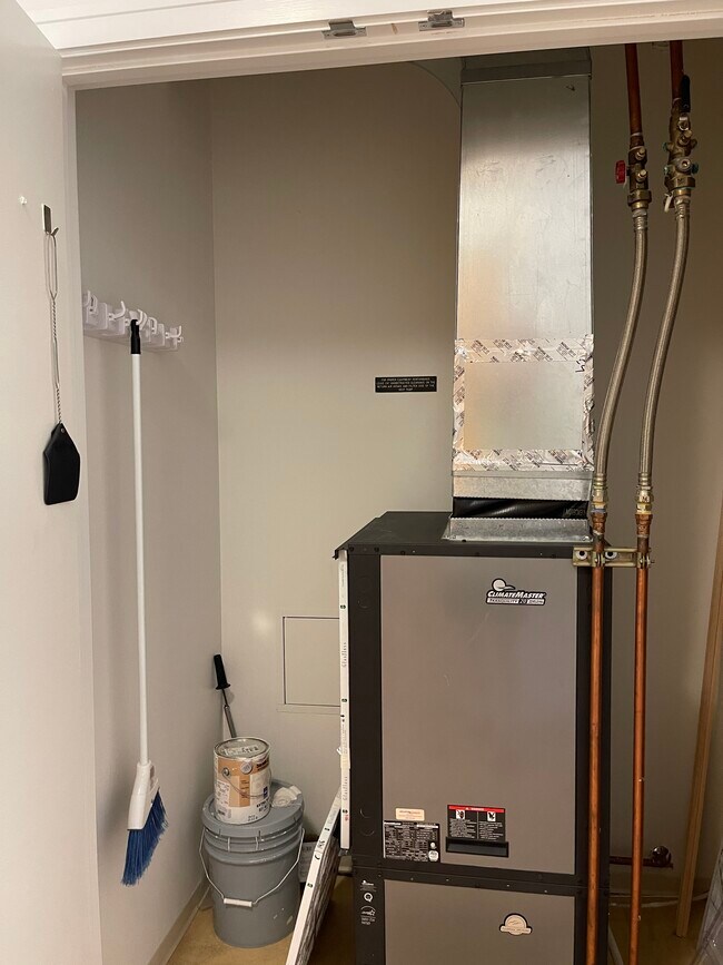 Building Photo - 3601 SW River Pkwy