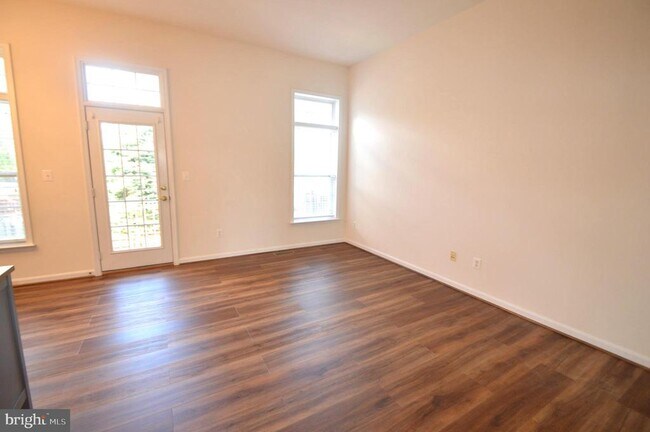 Building Photo - 24600 Siltstone Square