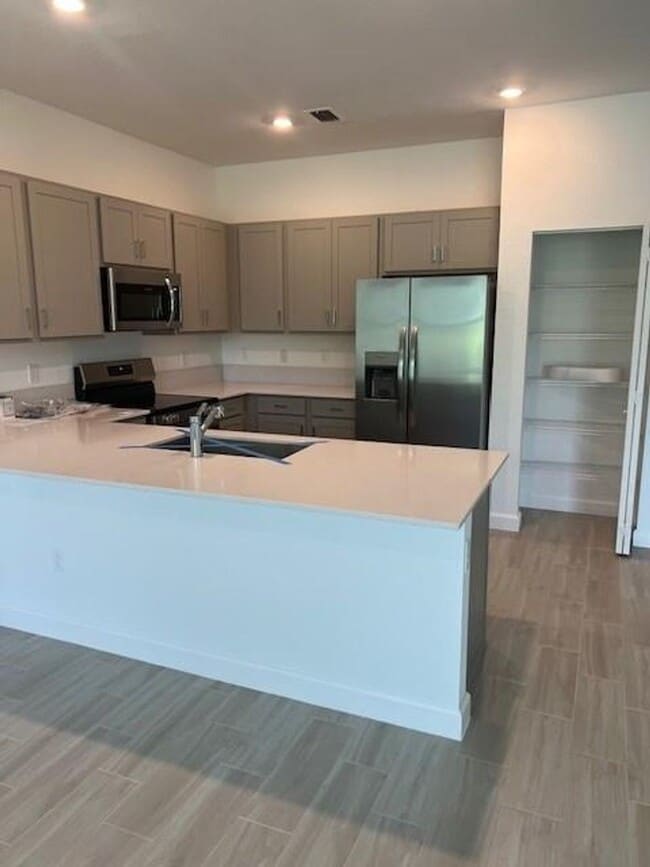 Building Photo - 4393 Hammock Grove Dr