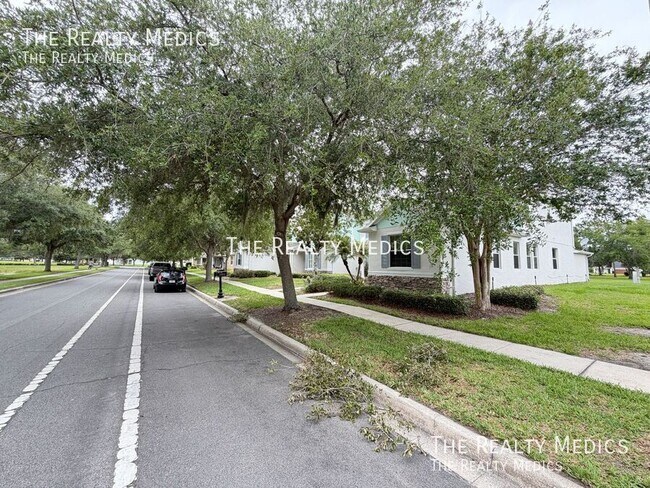 Building Photo - 2411 Grasmere View Pkwy N