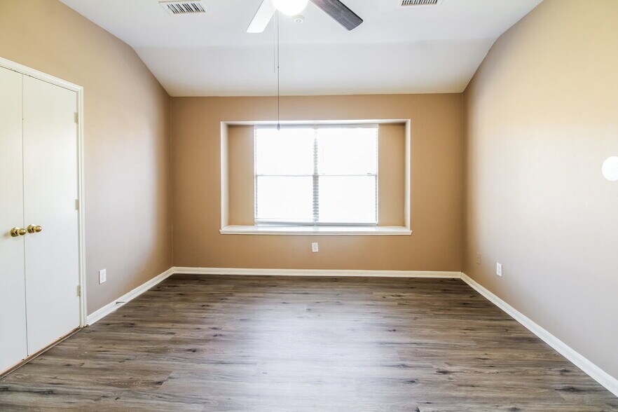 Building Photo - 21502 Broadstone Dr