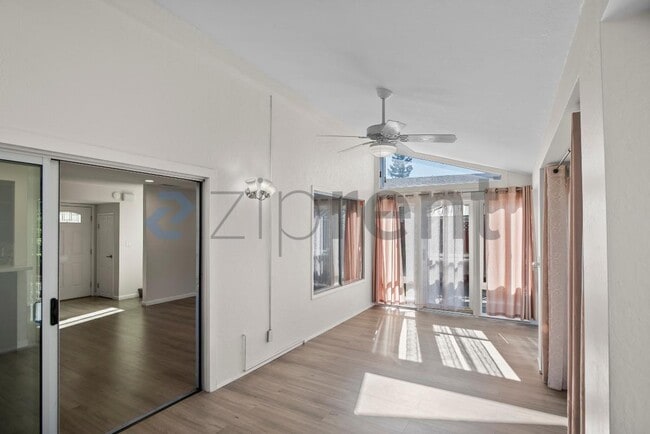 Building Photo - 37789 Essanay Pl