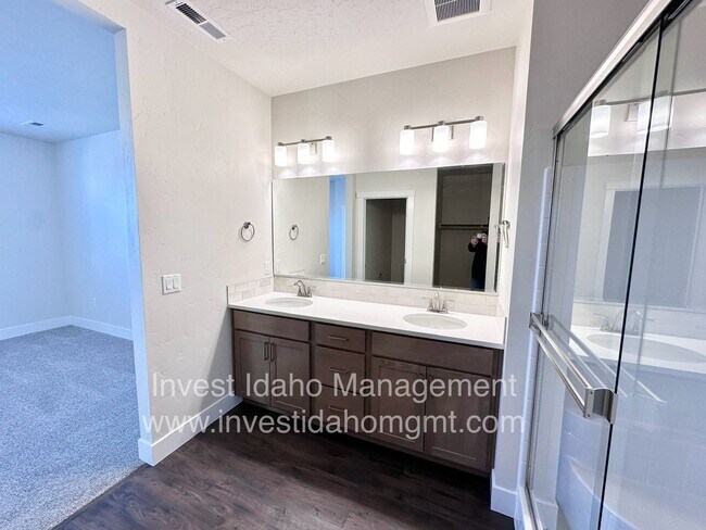 Building Photo - Beautiful Newer Home in Meridian Built in 2024