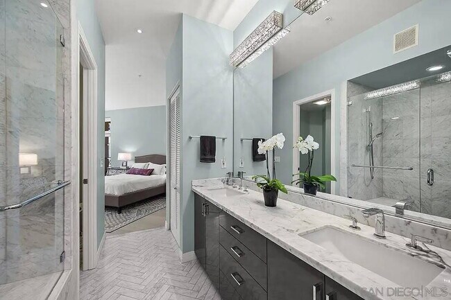 Building Photo - Luxury Marina District Condo for Rent