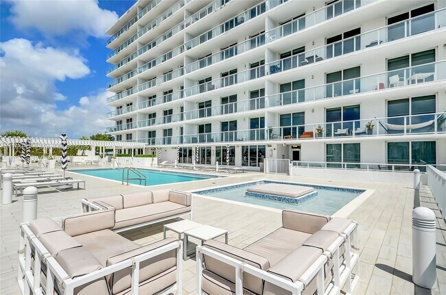 Building Photo - 4250 Biscayne Blvd