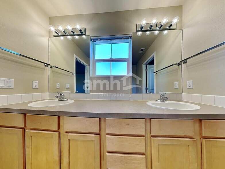 Building Photo - 6512 Virginia St SE