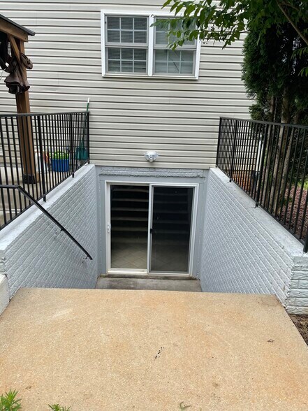 Building Photo - 35352 Gosling Ln